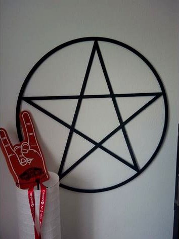 Pentagram on the wall by Jinda_