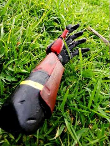 Bionic Hand Venom Snake by HandsTiro
