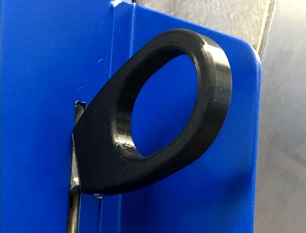 Grip for rectangular shaft with set screws by danielbeaver