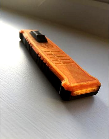 Functioning Switchblade by JohnyBoi
