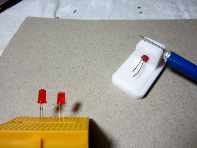 5mm LED Trimming Jig by GuidoVermicelli