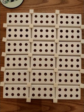 Clips for converting Ampoule-Carriers into a pegboard [Make your own recycle-Pegboard!!]  by DaSouljah
