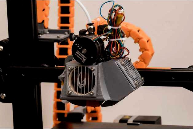 Solar Orbiter (Ender 3/pro/v2) ( Bowden/Orbiter Extruder & Dragon/V6/DragonFly BMS/Stock hotend & optional BLtouch mount )  by squirrelf