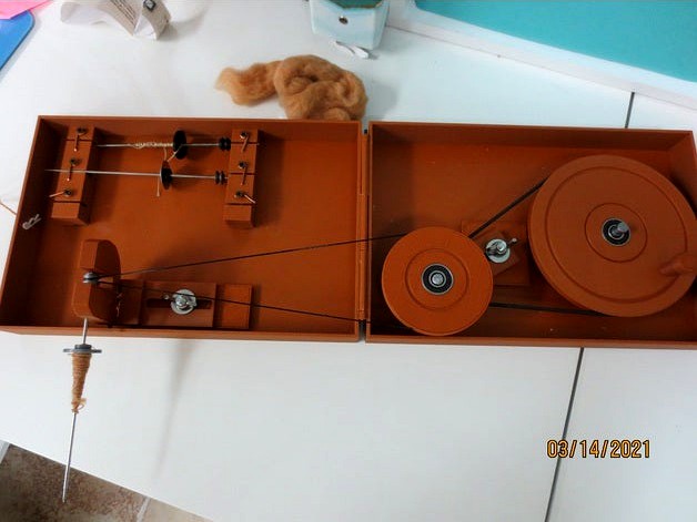 Box Charkha Spinning Wheel by Gebsews