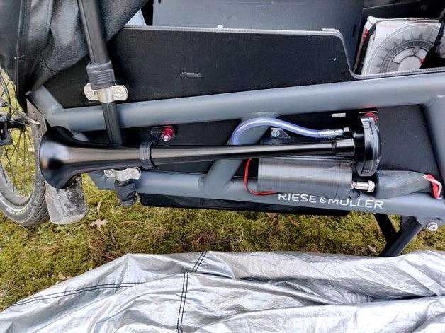 Compressor Case for Bicycle by corin_corvus