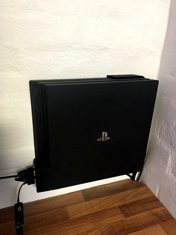 PS4 PRO mount by D_jespersen