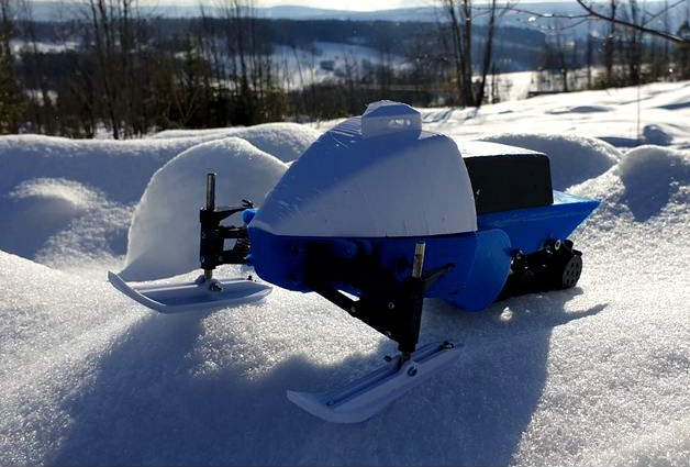 Snowmobile 1:10 Fully functional by Erikw