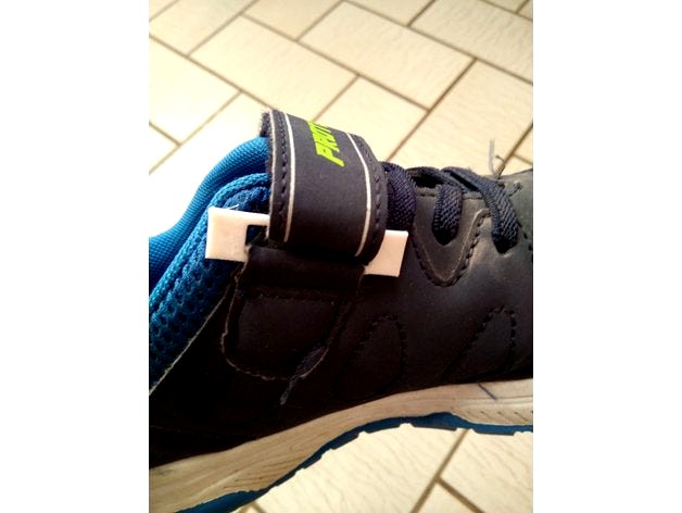 Tie shoes - attache chaussure by reggi