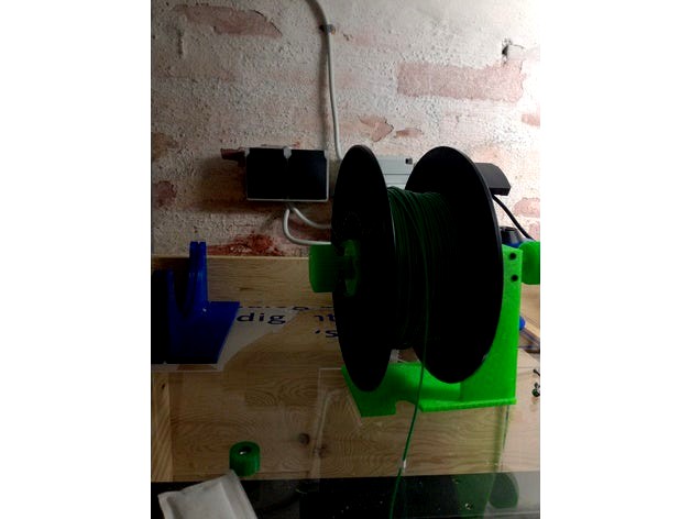 Filament holder with quick change by oOFutteOo