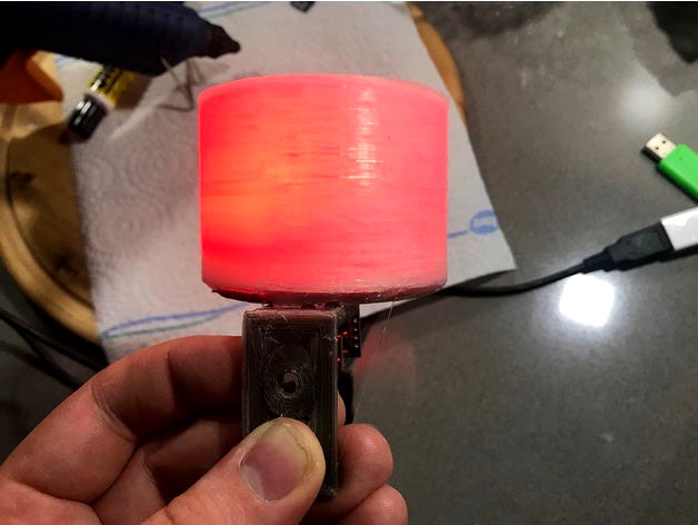 Simple Signal Light with Wall Mount by RBEPrinter