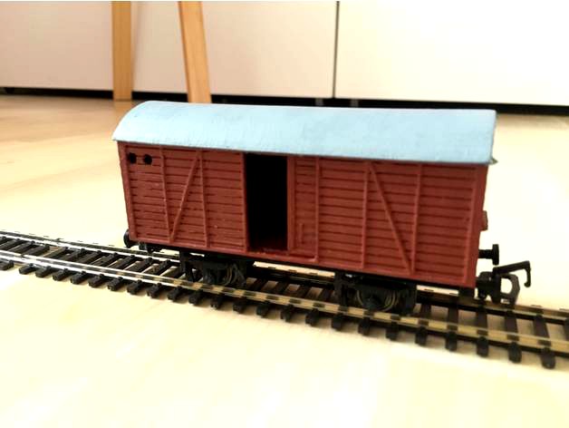 HO (1:87) Scale Box Wagon with sliding doors by Ivailo