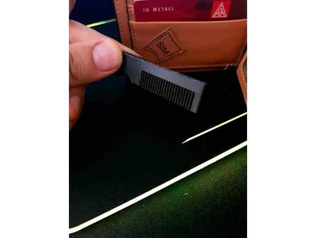 Mini comb for beard and mustache by GildorCarnesir