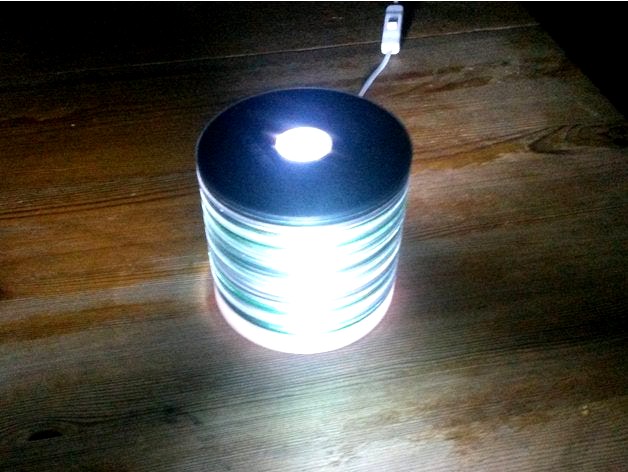 Recycled CD lamp by lynspm