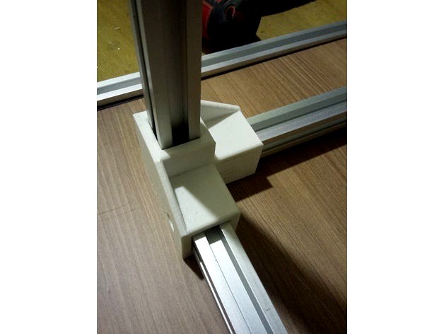 Cantoneira reforçada para perfil estrutural 2020 Filamento Tritan TH by MoralesRuerte