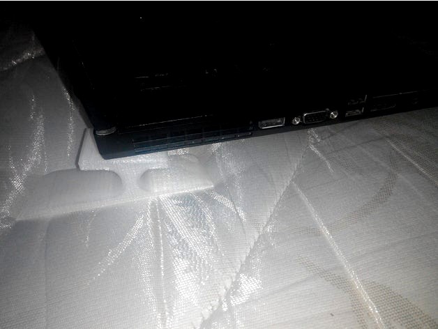 Laptop wedge - spacer to keep wents lifted from bed by truhlik_fredy