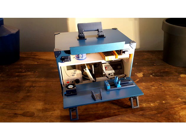 PCB Vise – Soldering Station by JobSmolders