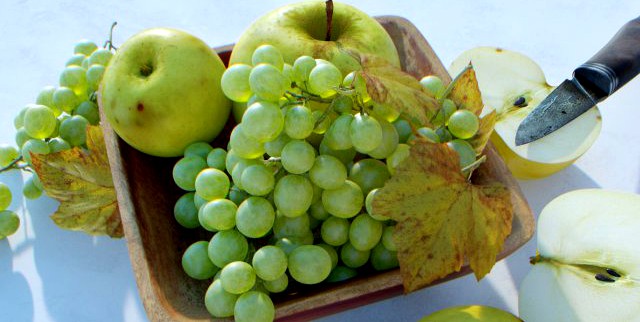 Fruit Bowl Grapes Leaves Apples Cut Damast Knife 3D Model