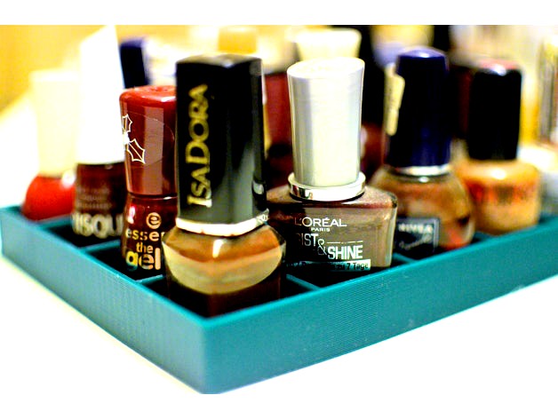 Very Basic Nail Polish and Lipstick Holders by de_baseggio