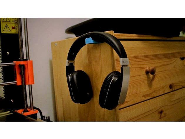 Headphone Wall Holder by mrjefferson105