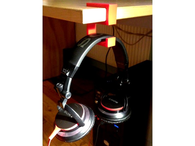 Headphone table holder by Jakoblikes3Dprinter