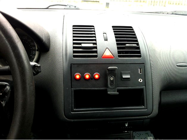 DIY Car radio replacement by JobSmolders