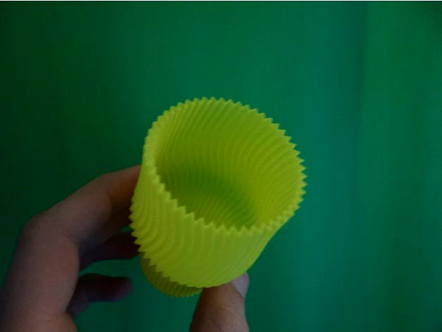 triangular vase by logictechratlab