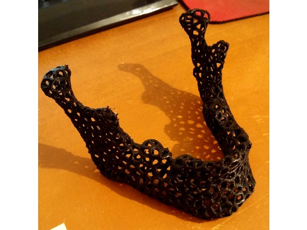 Voronoi Mandible Card Holder (4 bases) by Max360