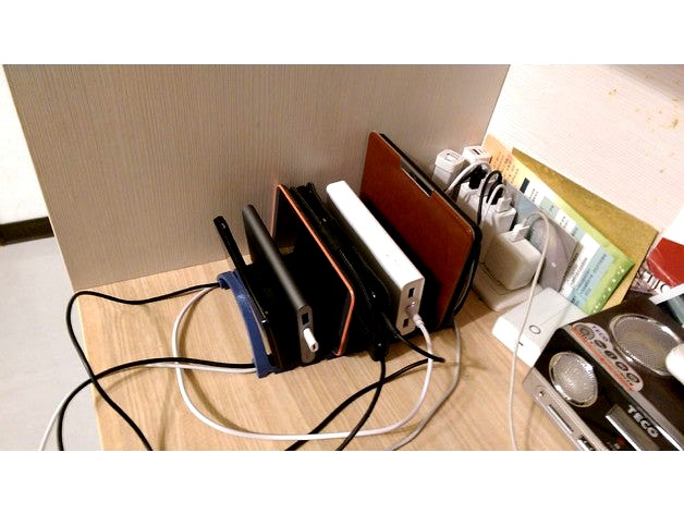 Charge Holder for Mobile 手機充電架 by Samie828