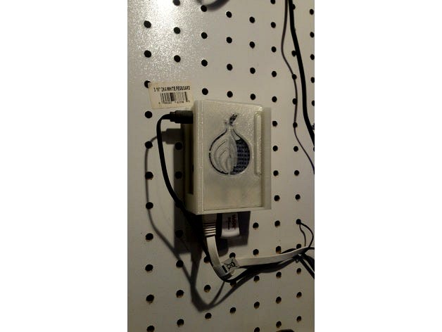 Raspberry Pi Snap Case Pegboard Mount by kwh32901