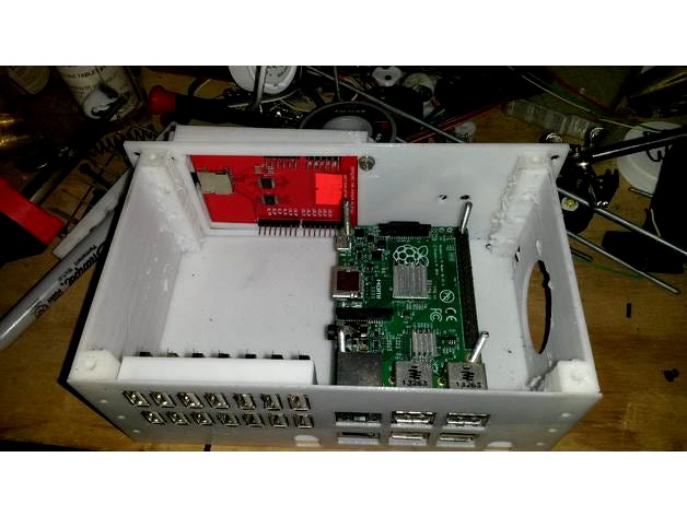 Mini Rack Mounted Dual RPI/Odroid C1+ Case with Integrated Screen by tbillion