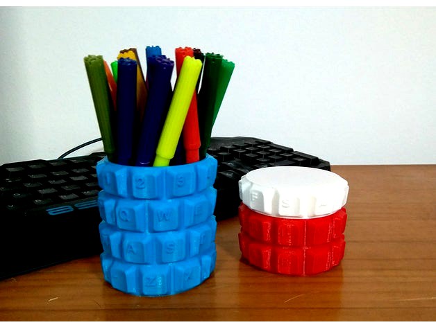 Customizable Keyboard Penholder/Box by Ferjerez