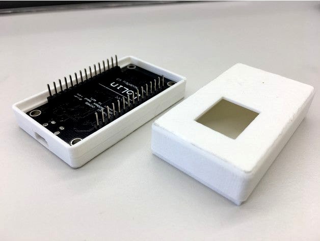Slim Case for ESP8266 / LoLin NodeMcu plus DHT 22 by rreinhard