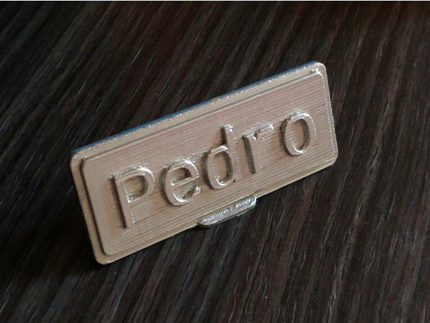 Customizable table plaque by Pecollado