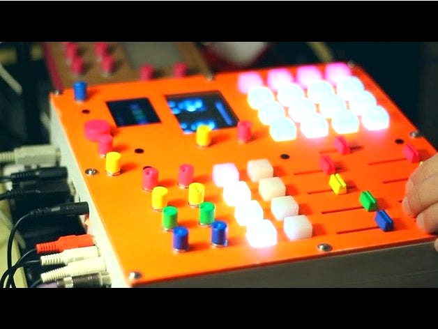 Raspberry Pi Looper/synth/drum thing  by otemrellik