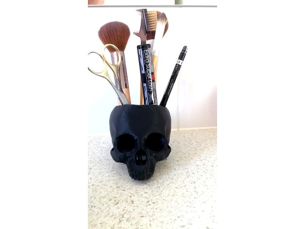 Skull makeup stand by TheHotEndChannel