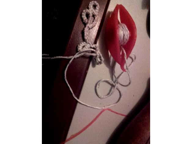 tatting shuttle by midnightlillie