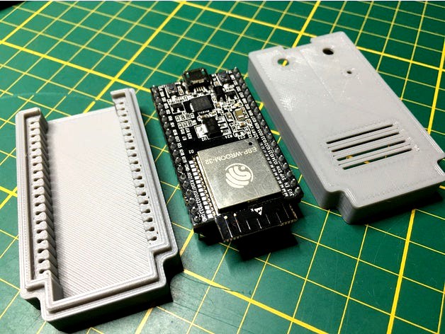 Caja ESP32 DevKitC by toniet