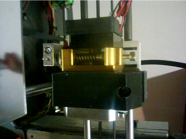 Soporte Extrusor MK8  by nodoingenieria