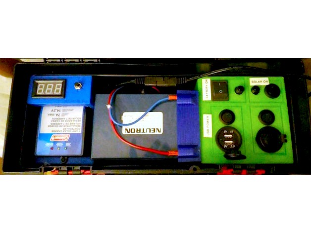 Customizable Solar Charge Box v2 by cpayne3d