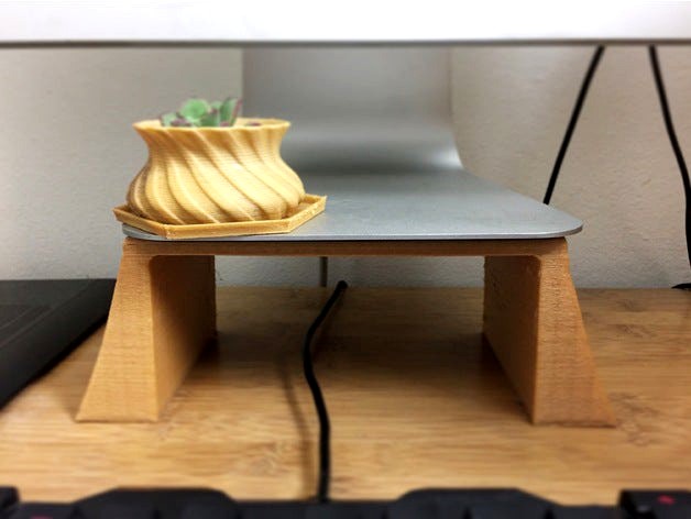 Simple iMac Stand by Keagan_Exsteen