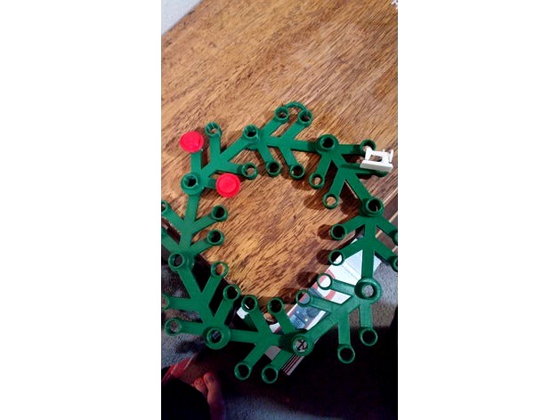 Lego Leaf Wreath, No supports, widened, and optional Hanger by MeekleMatter