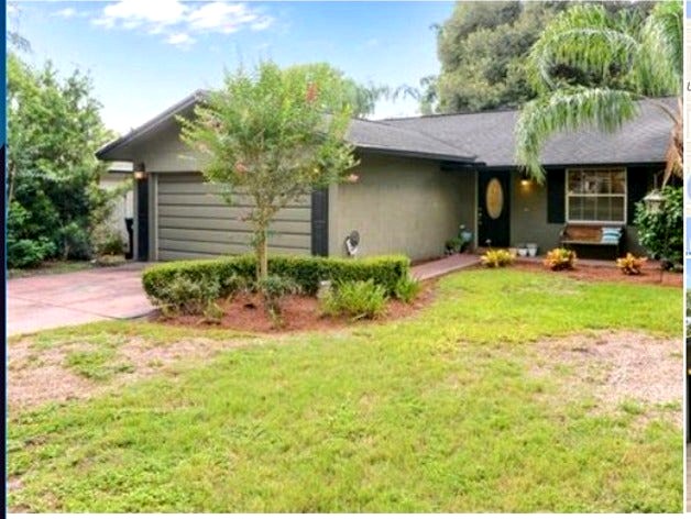 Random house by microv