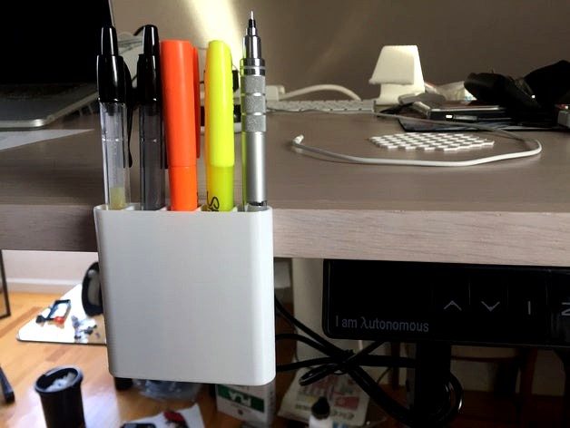 Autonomous Smart Desk Pen Holder by MiLeung
