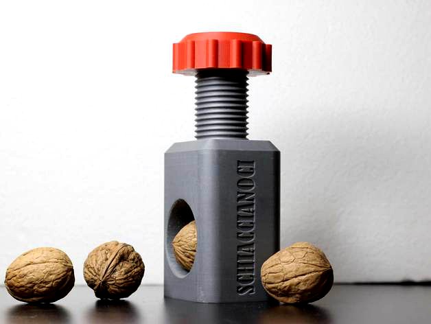NUTCRACKER by bersandro