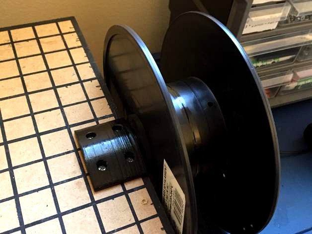 Table Mount Spool Holder by dldesign