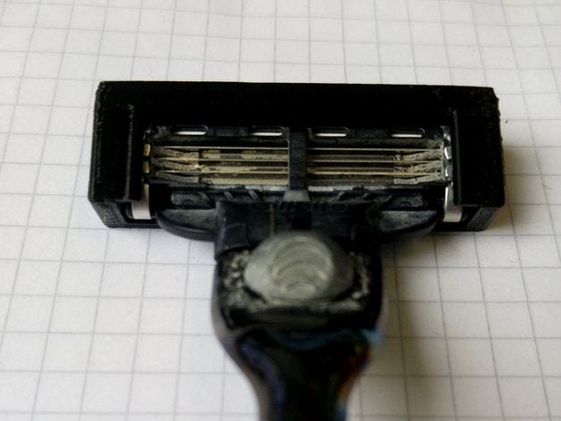 Mach 3 Razor Blade Protector for Travel by Mr3
