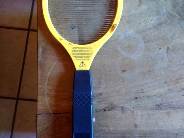 electric fly swatter that uses d batteries