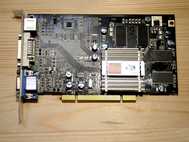 Sapphire ATI Radeon 7000 - PCI Bracket / Slot by Engineer6