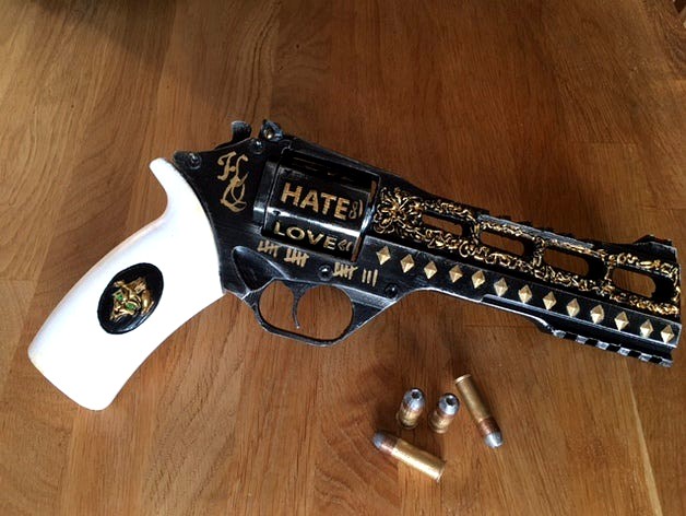 Harley Quinn´s Gun by Sivve