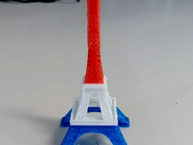 Tri-color Eiffel Tower by kenhall
